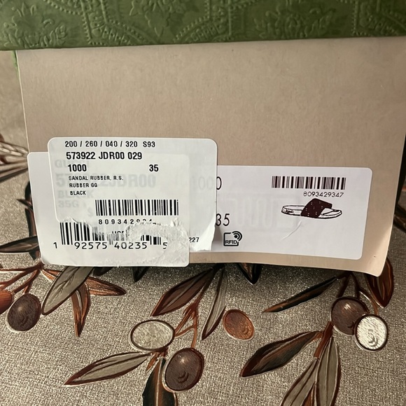 Gucci Women Rubber Pool Slides - Picture 9 of 9